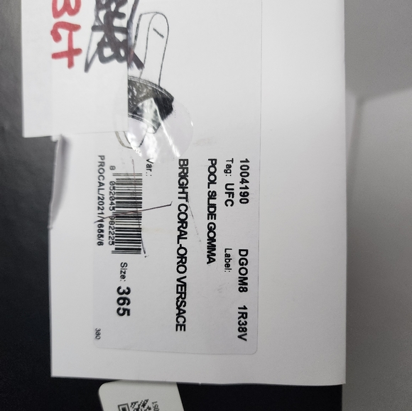 Versace Palazzo Pool Slides size 36.5 - Picture 12 of 12